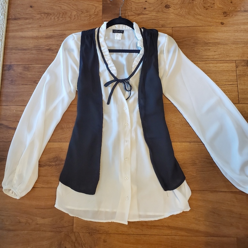 NWOT Venus Top with built on vest